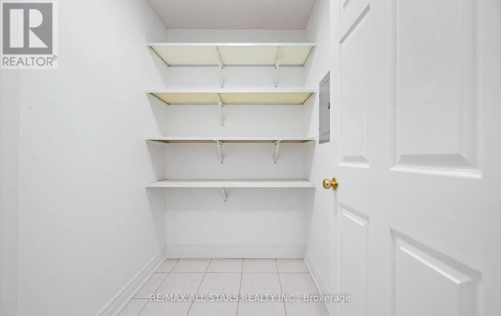 302 - 5001 FINCH AVENUE E