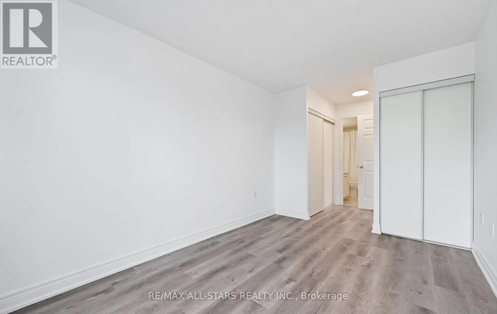 302 - 5001 FINCH AVENUE E