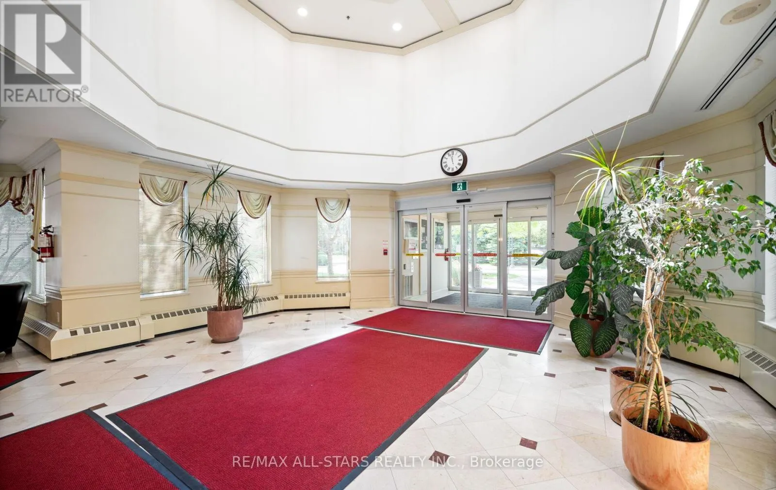 302 - 5001 FINCH AVENUE E