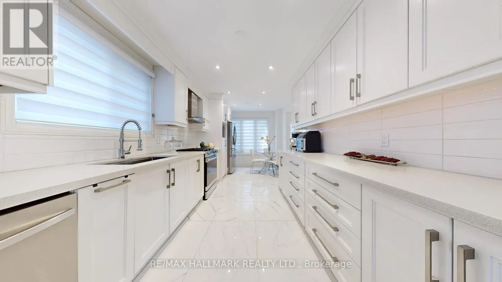 249 KENSINGTON CRESCENT
