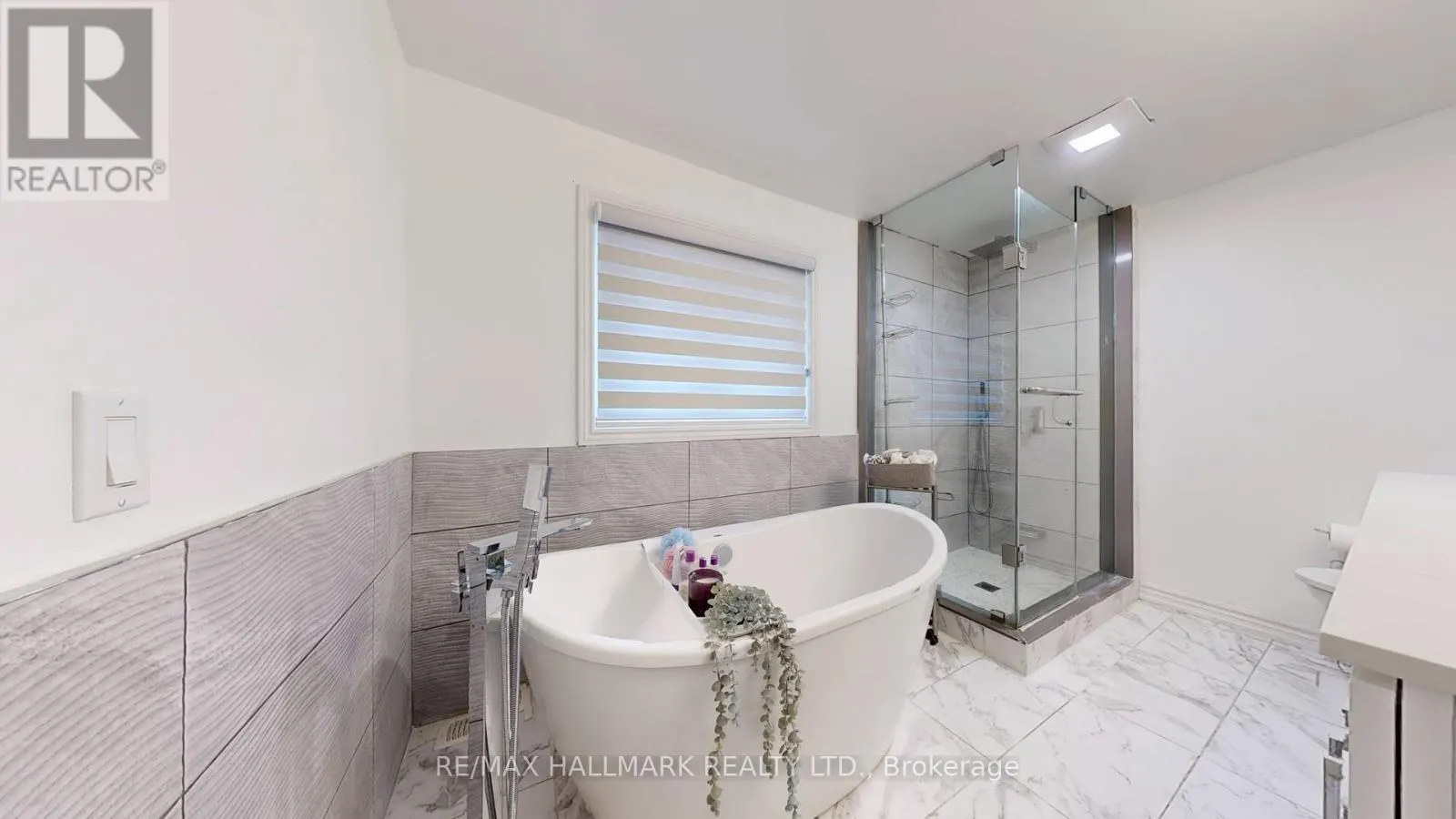 249 KENSINGTON CRESCENT