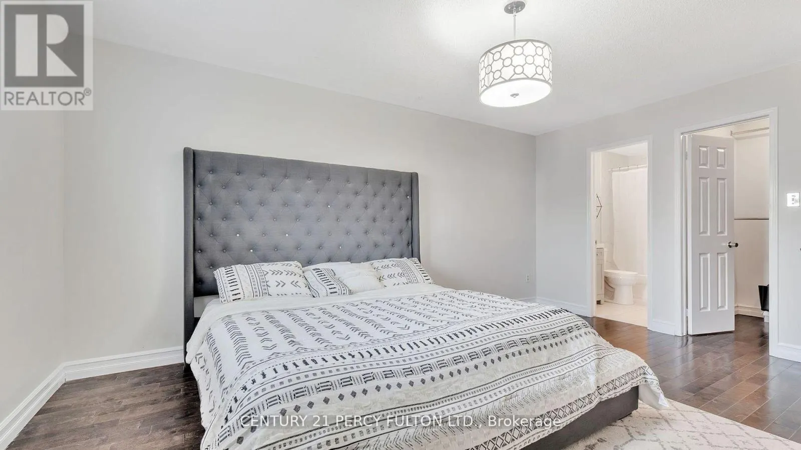 7 STEELE VALLEY COURT