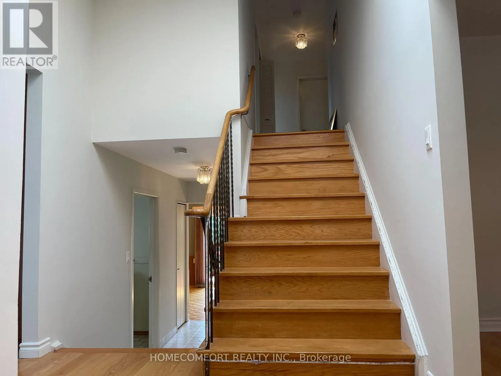 UPPER - 17 GLOXINIA CRESCENT