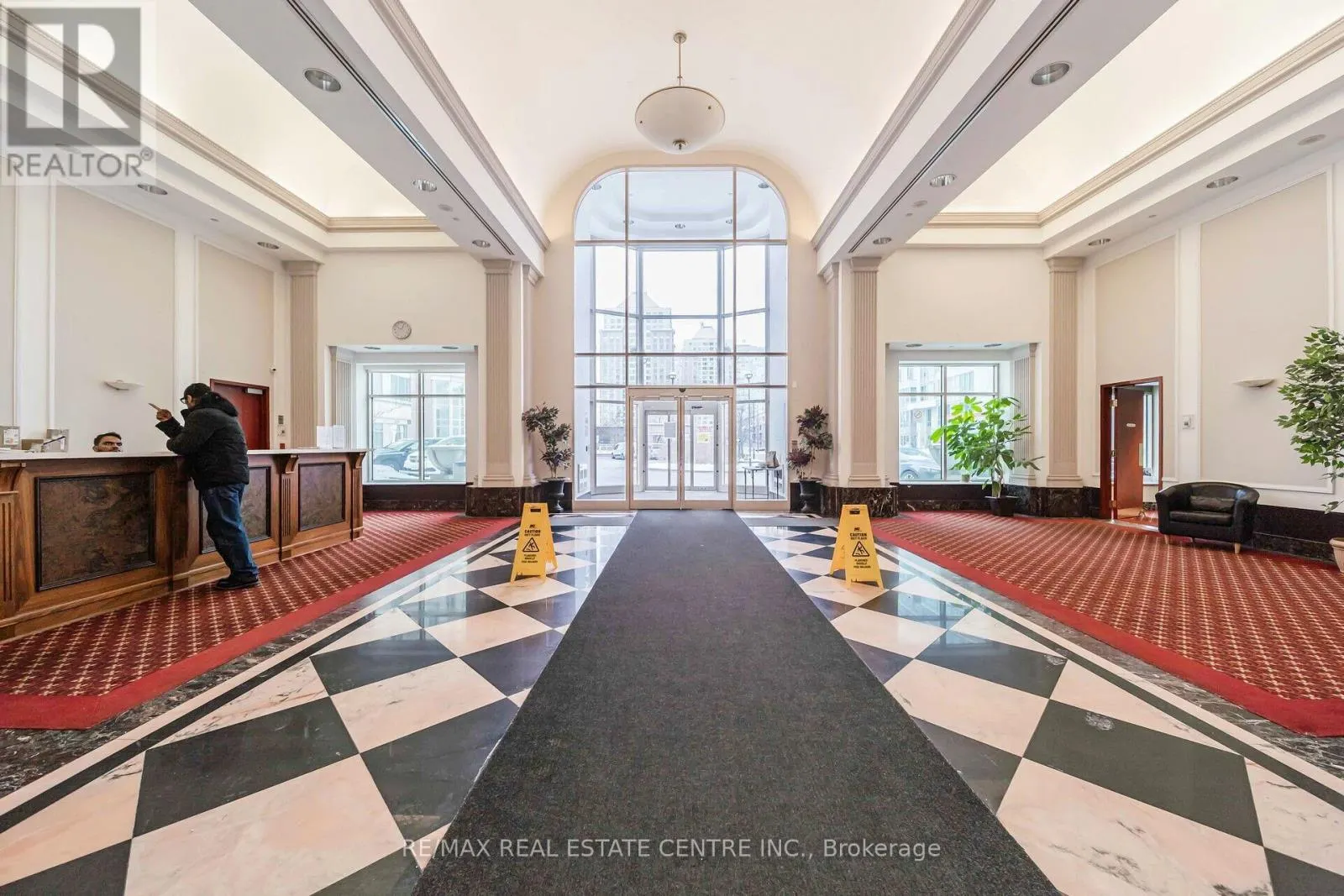603 - 11 LEE CENTRE DRIVE