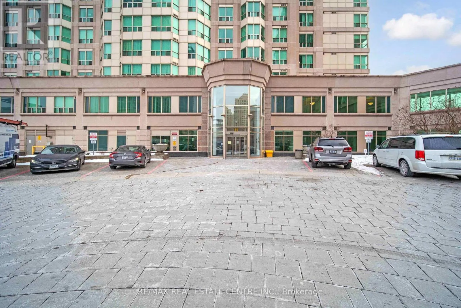 603 - 11 LEE CENTRE DRIVE
