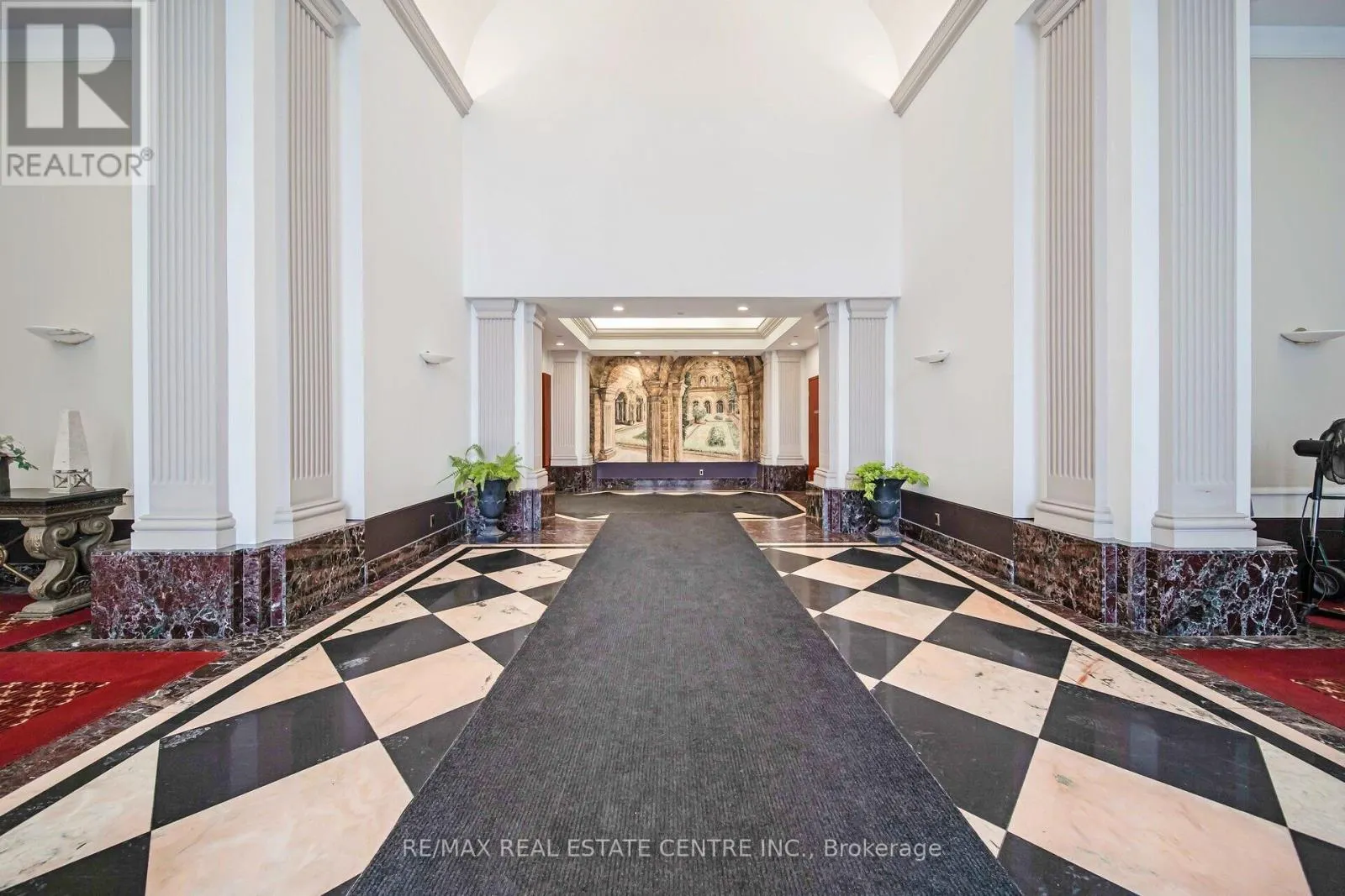 603 - 11 LEE CENTRE DRIVE