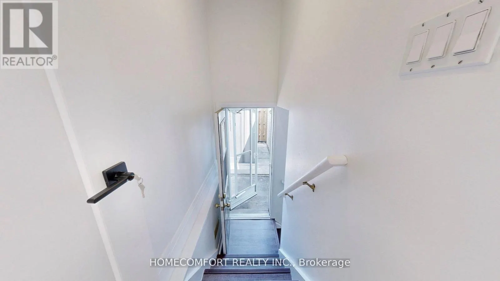 34 CROSLAND DRIVE