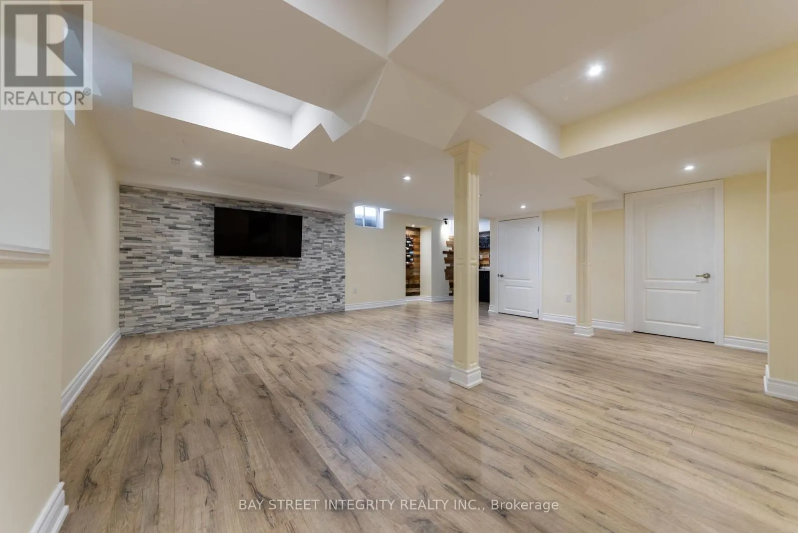 82 OSWELL DRIVE