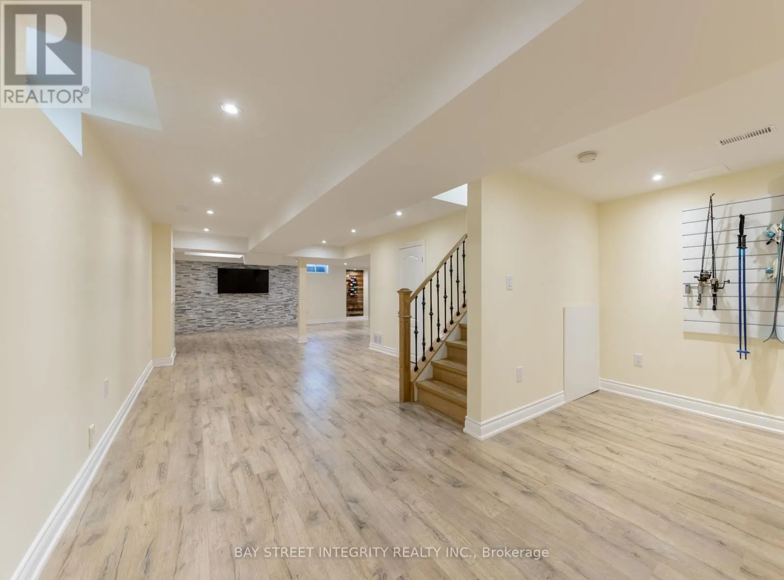 82 OSWELL DRIVE