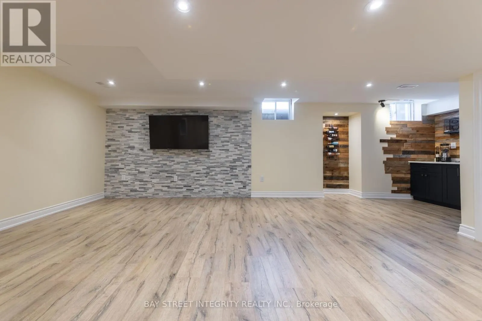 82 OSWELL DRIVE