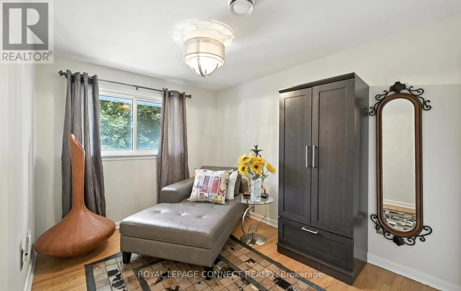 612 MAPLE STREET W