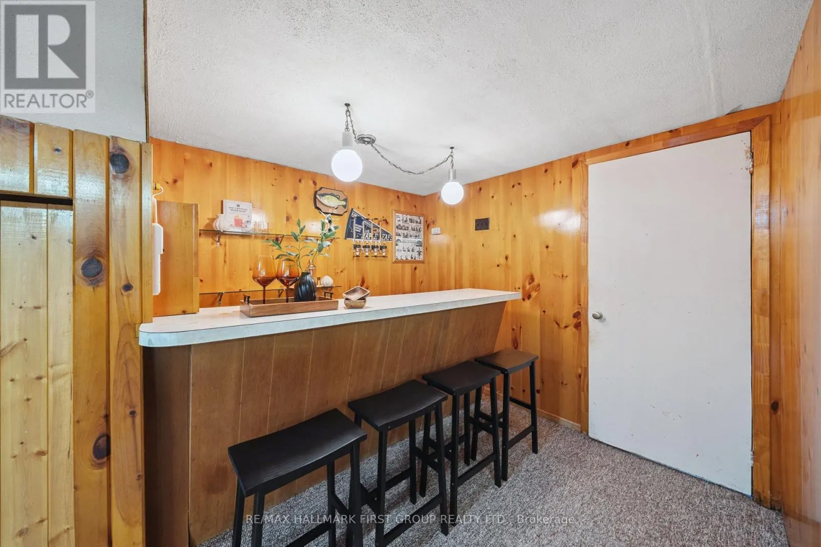 2 THORNCROFT CRESCENT