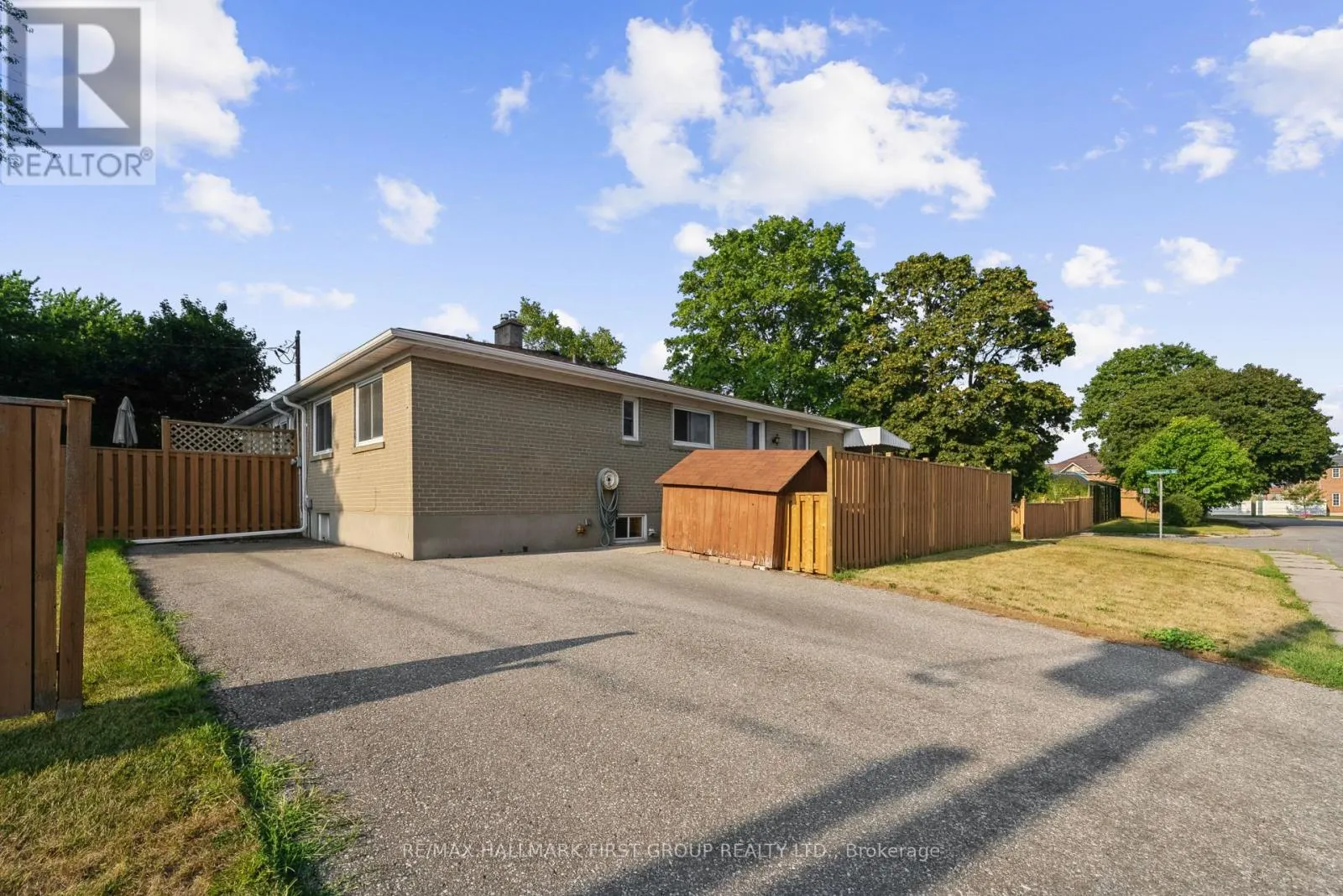 2 THORNCROFT CRESCENT
