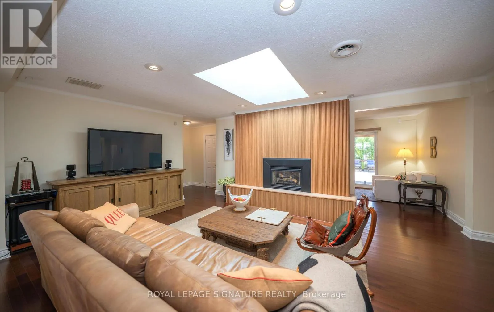 2098 PHARMACY AVENUE