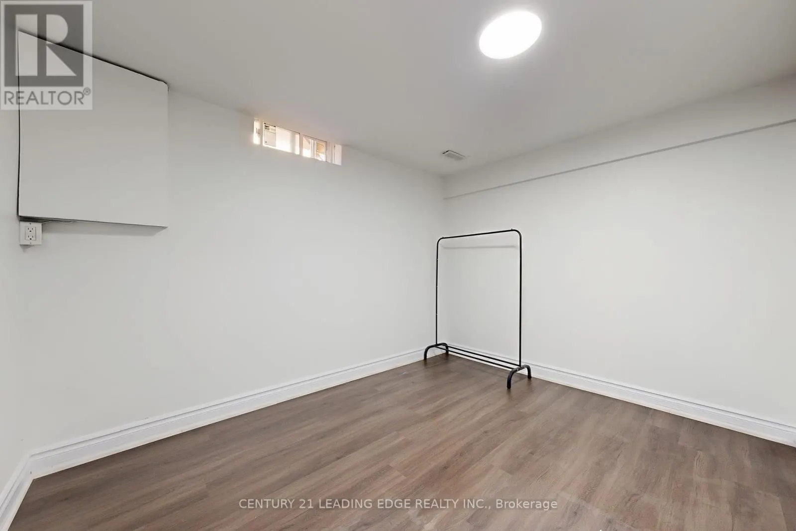 28 LONGSWORD DRIVE