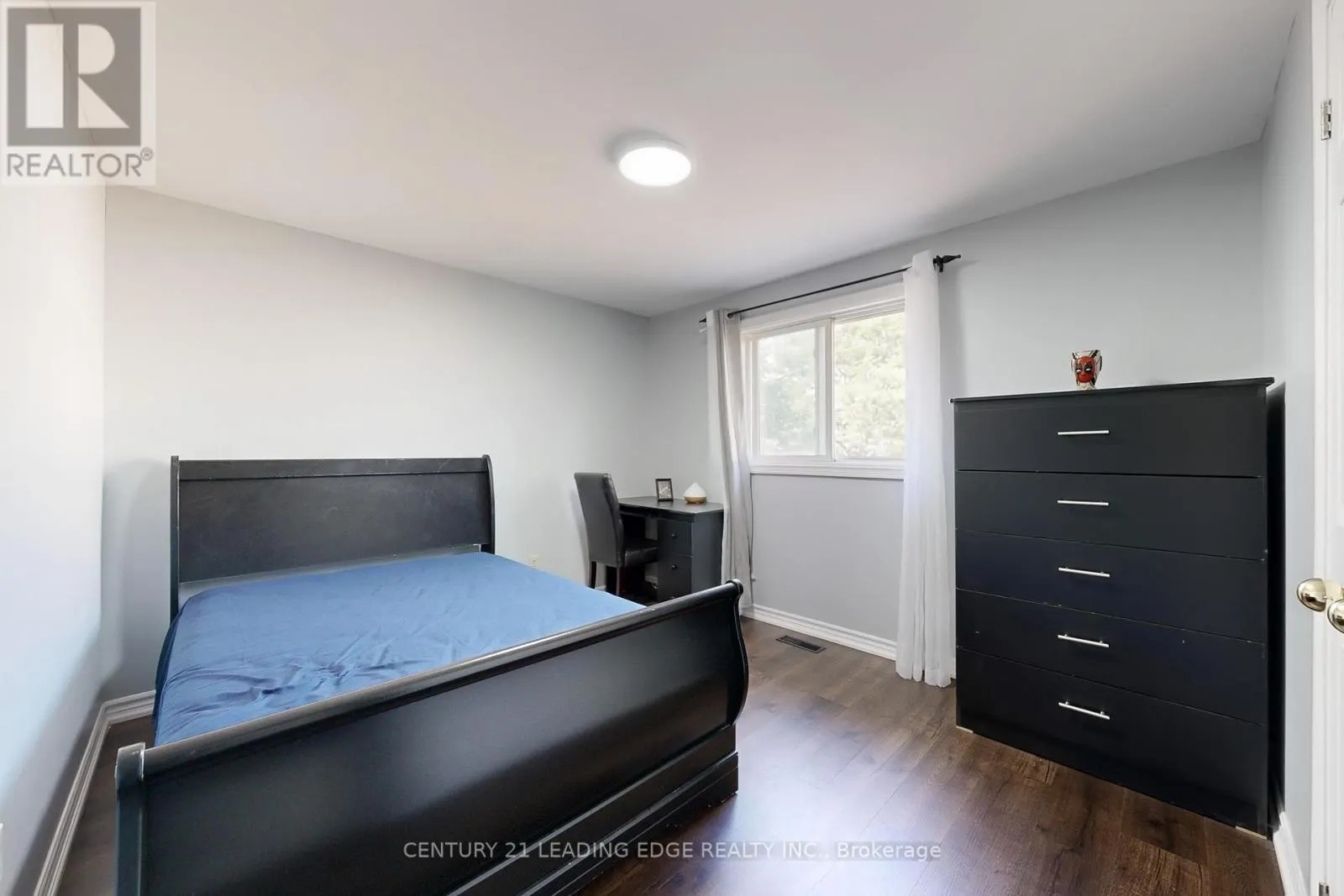 28 LONGSWORD DRIVE