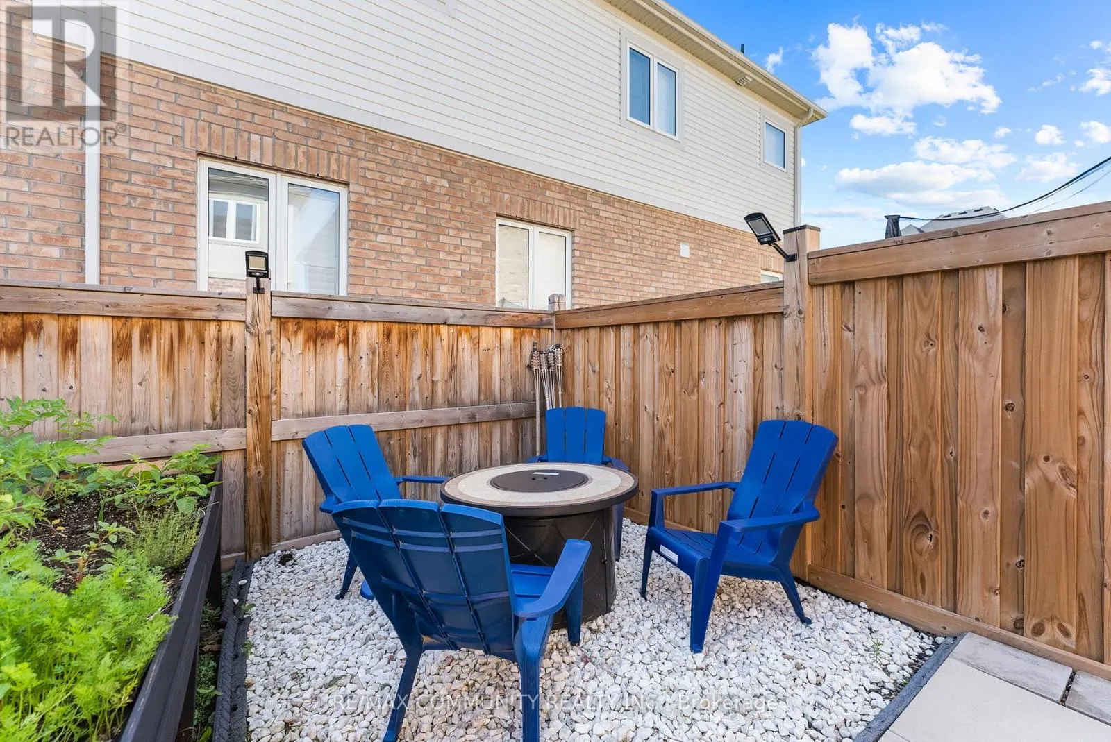 279 KENNETH COLE DRIVE