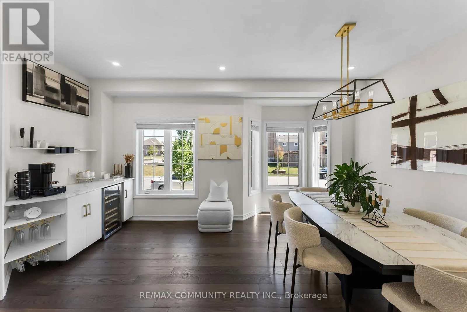 279 KENNETH COLE DRIVE