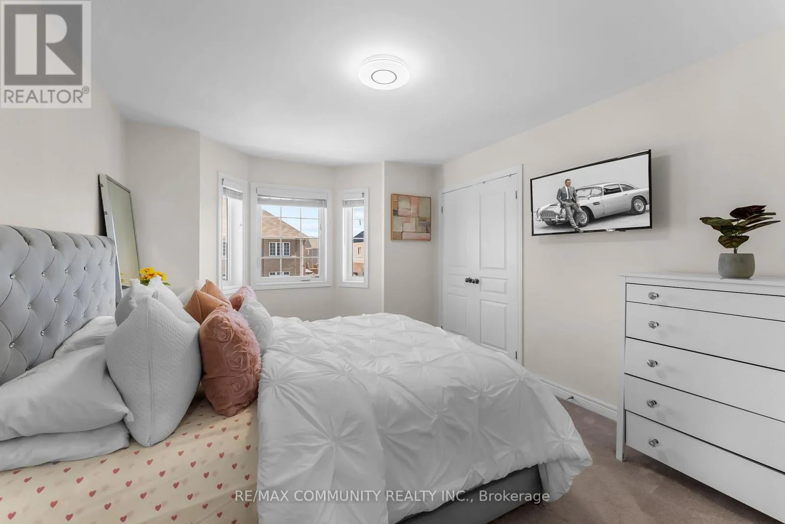 279 KENNETH COLE DRIVE