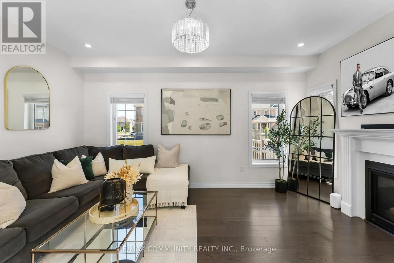 279 KENNETH COLE DRIVE