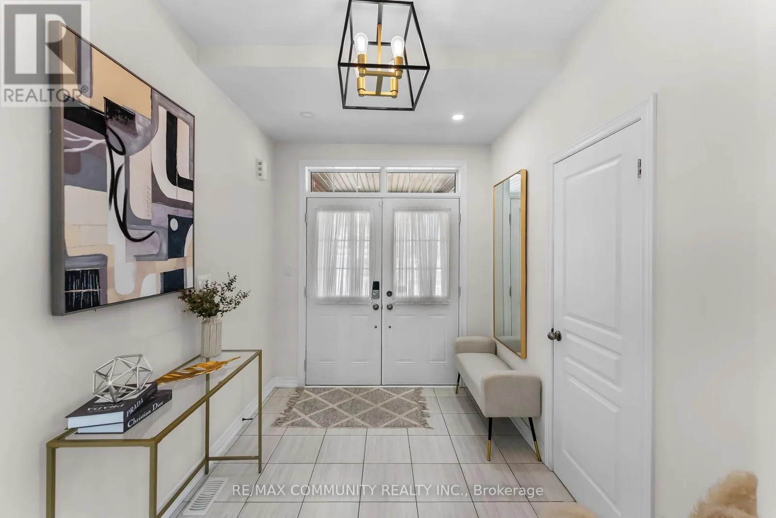 279 KENNETH COLE DRIVE