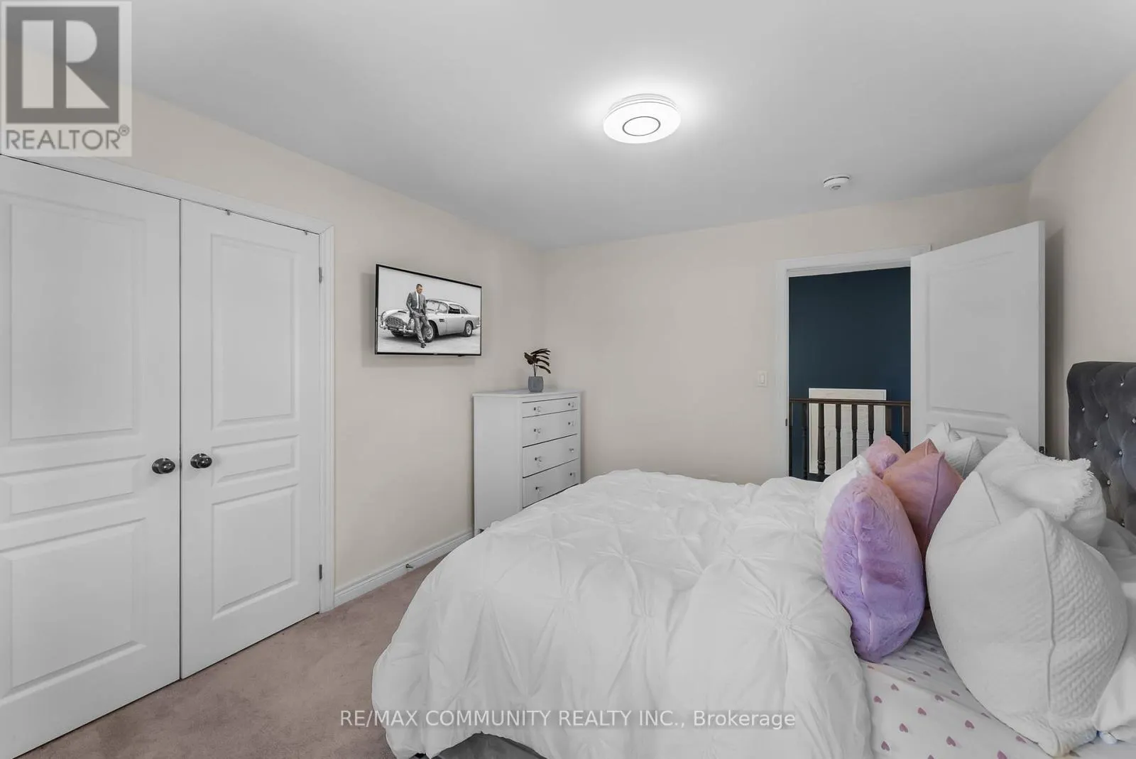 279 KENNETH COLE DRIVE
