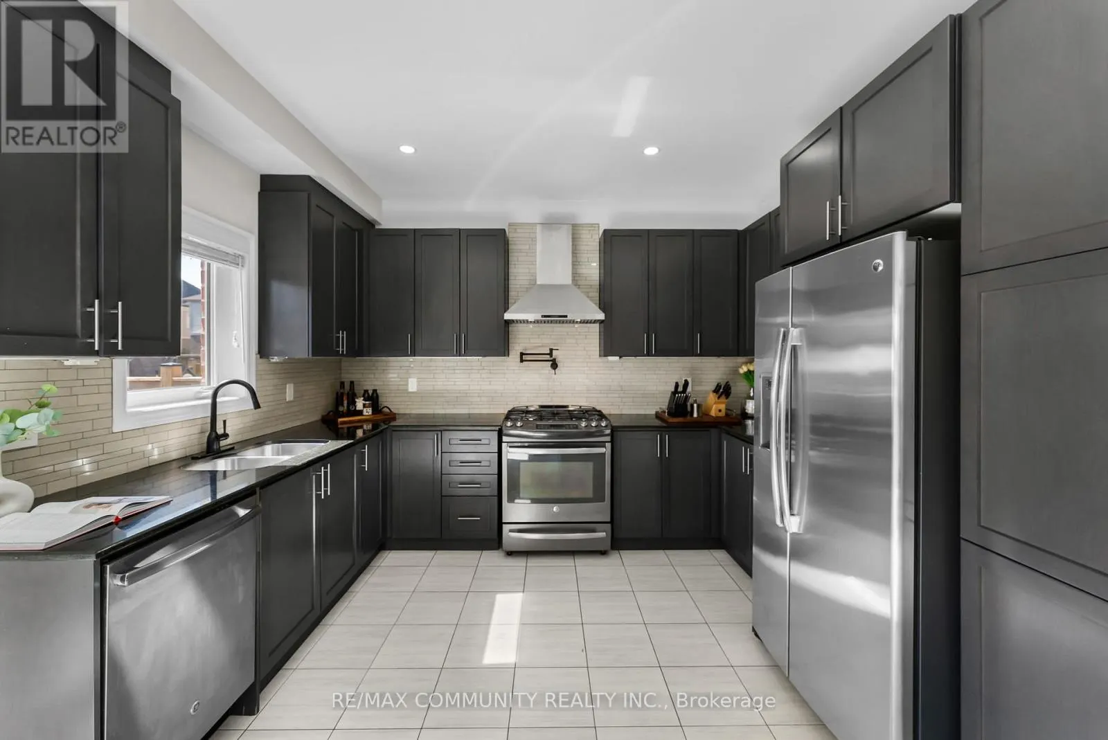 279 KENNETH COLE DRIVE