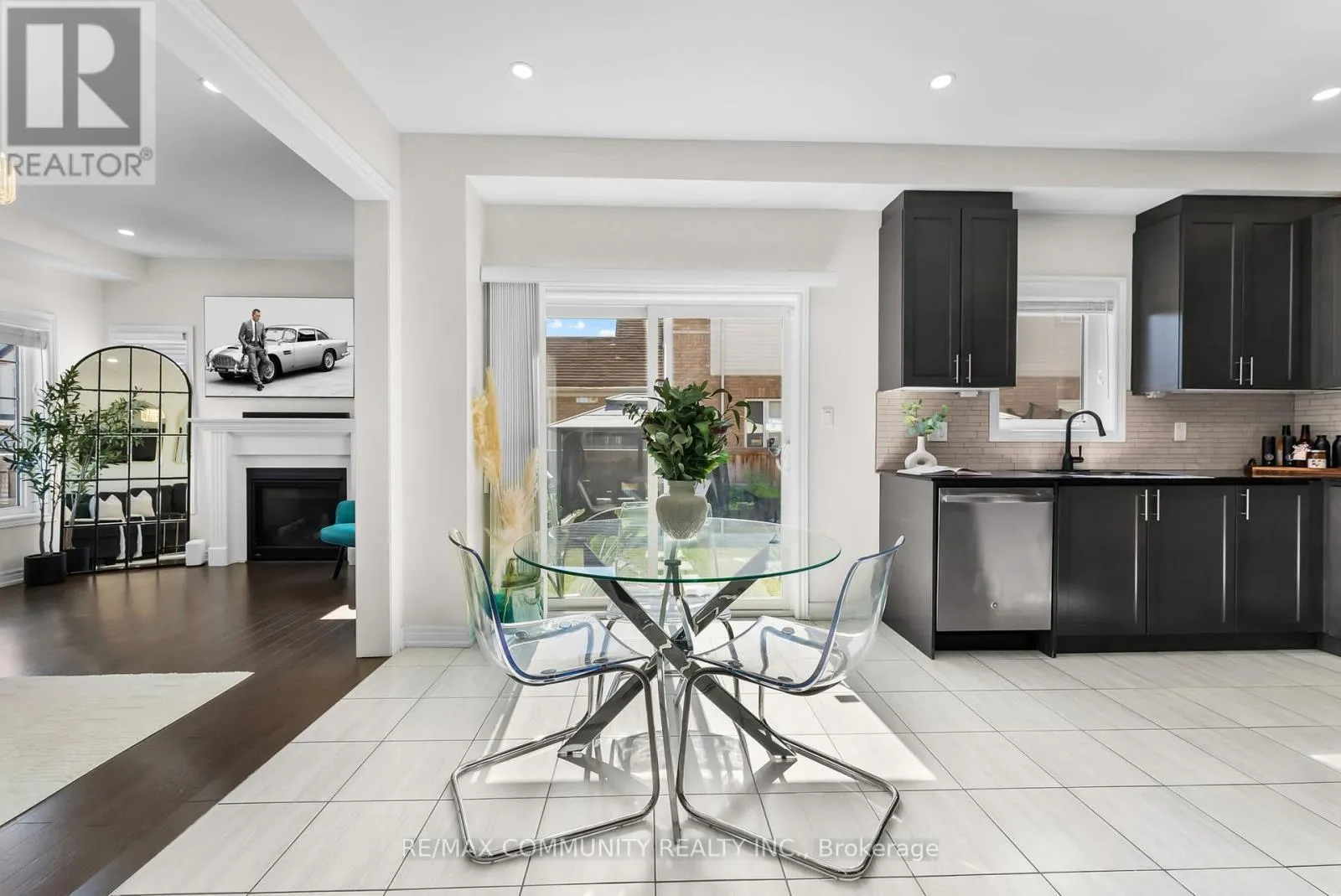 279 KENNETH COLE DRIVE