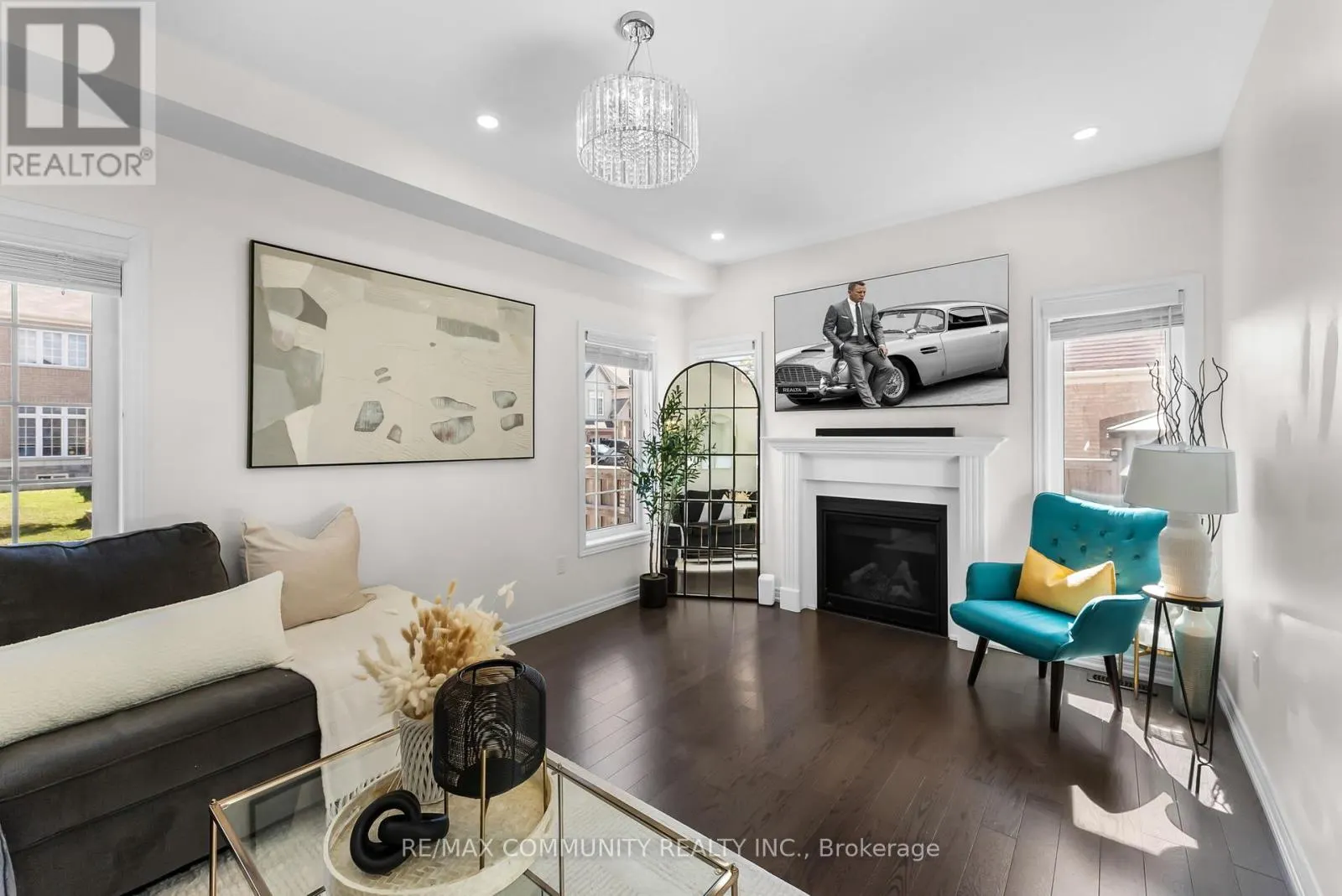 279 KENNETH COLE DRIVE