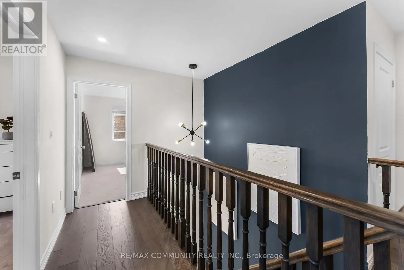 279 KENNETH COLE DRIVE