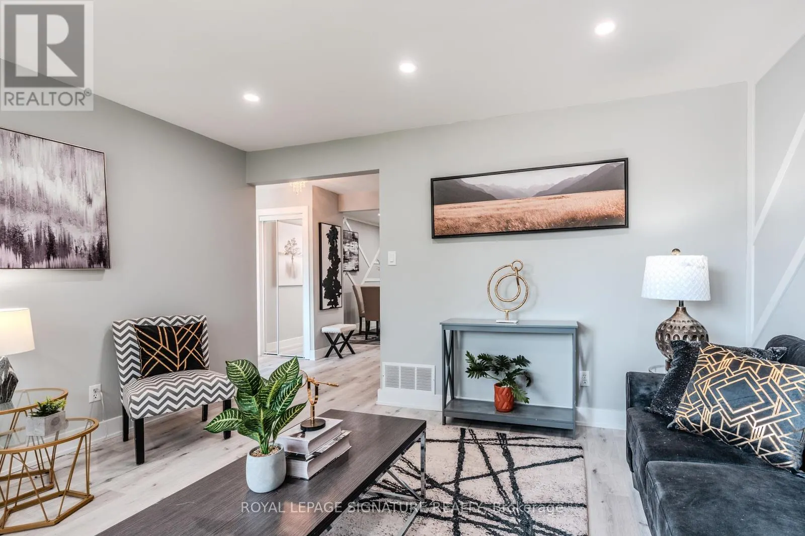 10 GRASSMERE COURT