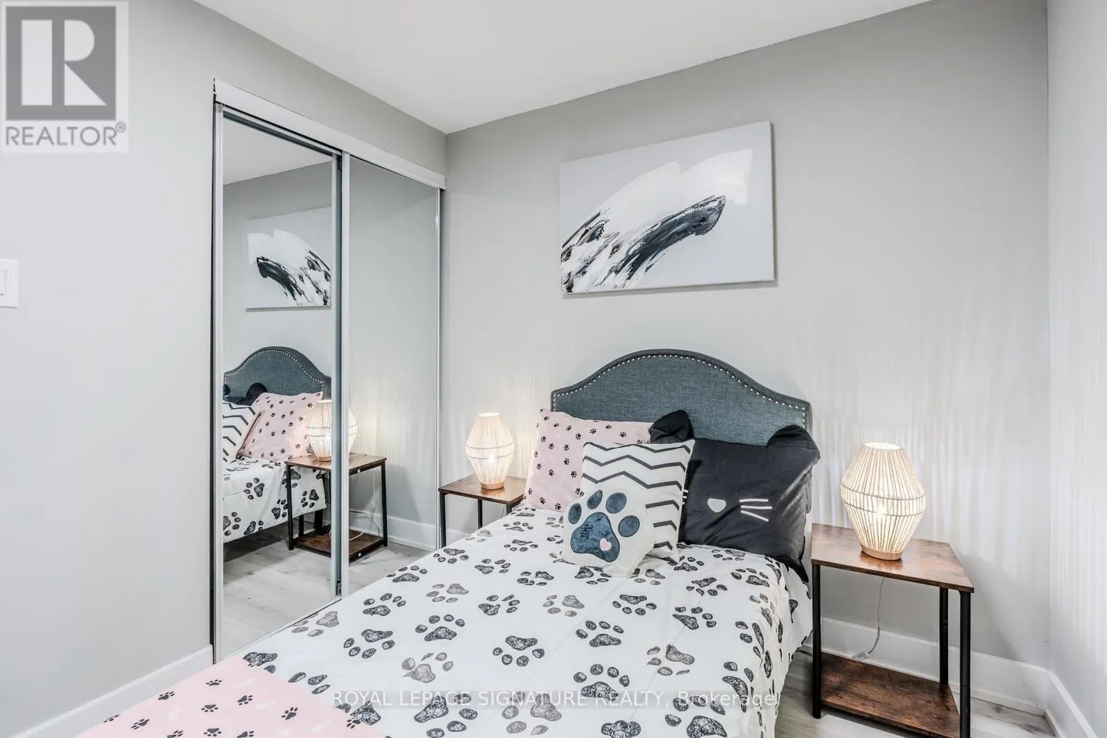 10 GRASSMERE COURT