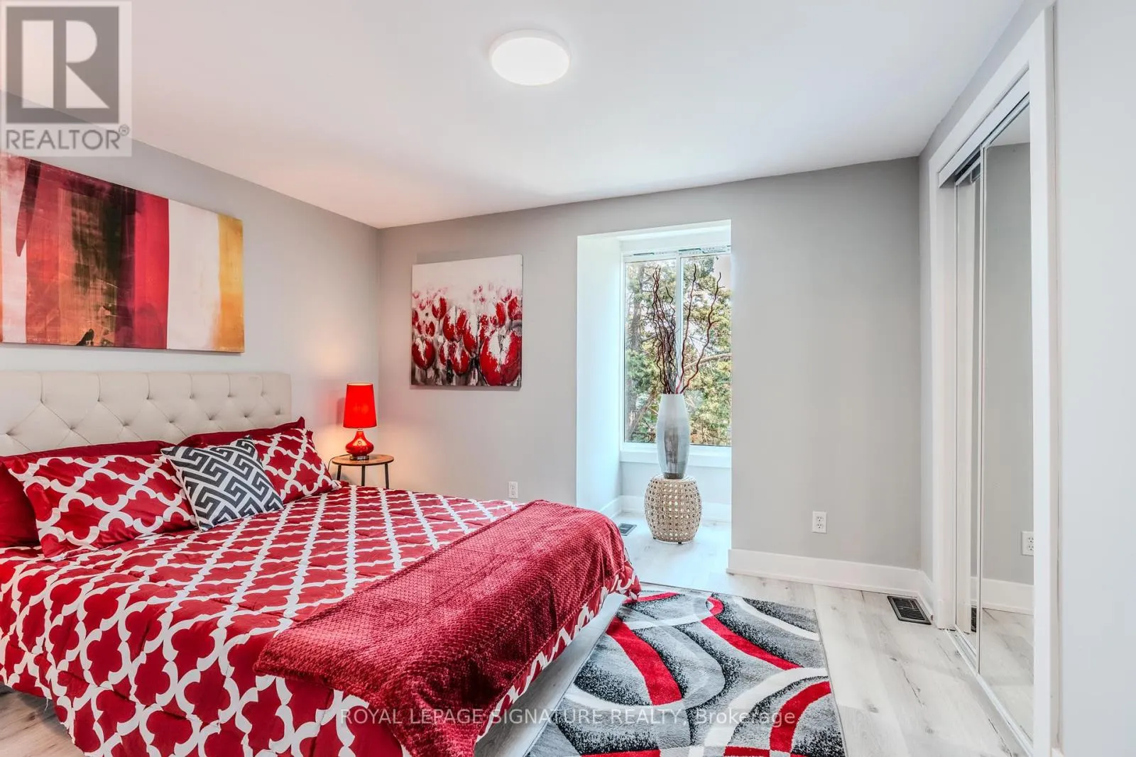 10 GRASSMERE COURT