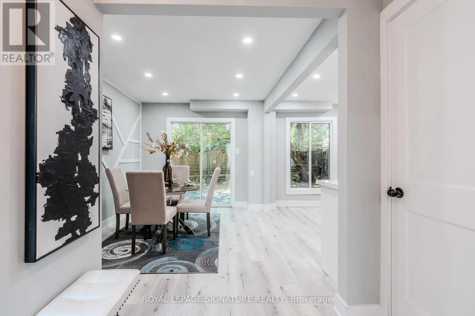 10 GRASSMERE COURT