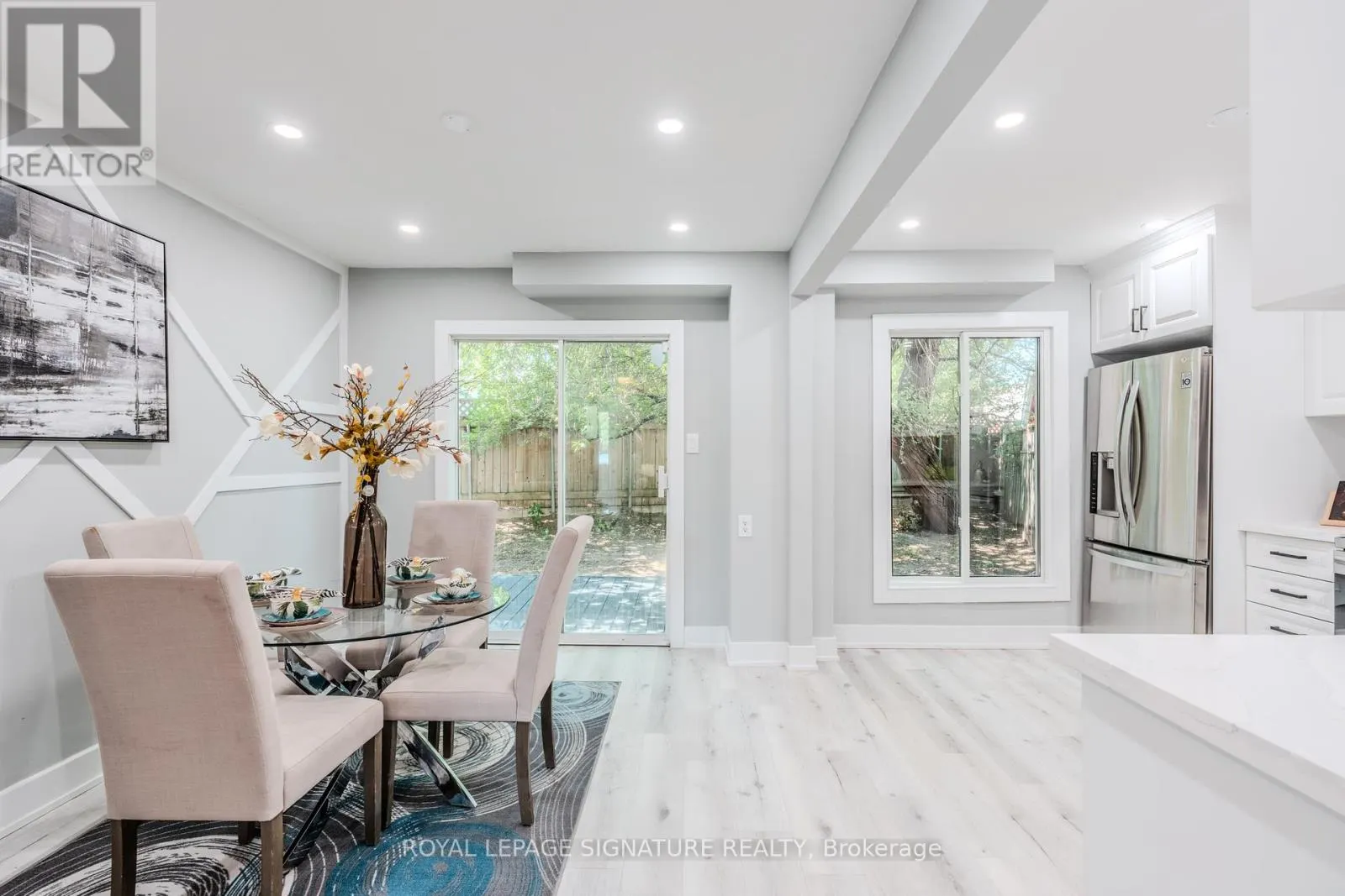 10 GRASSMERE COURT