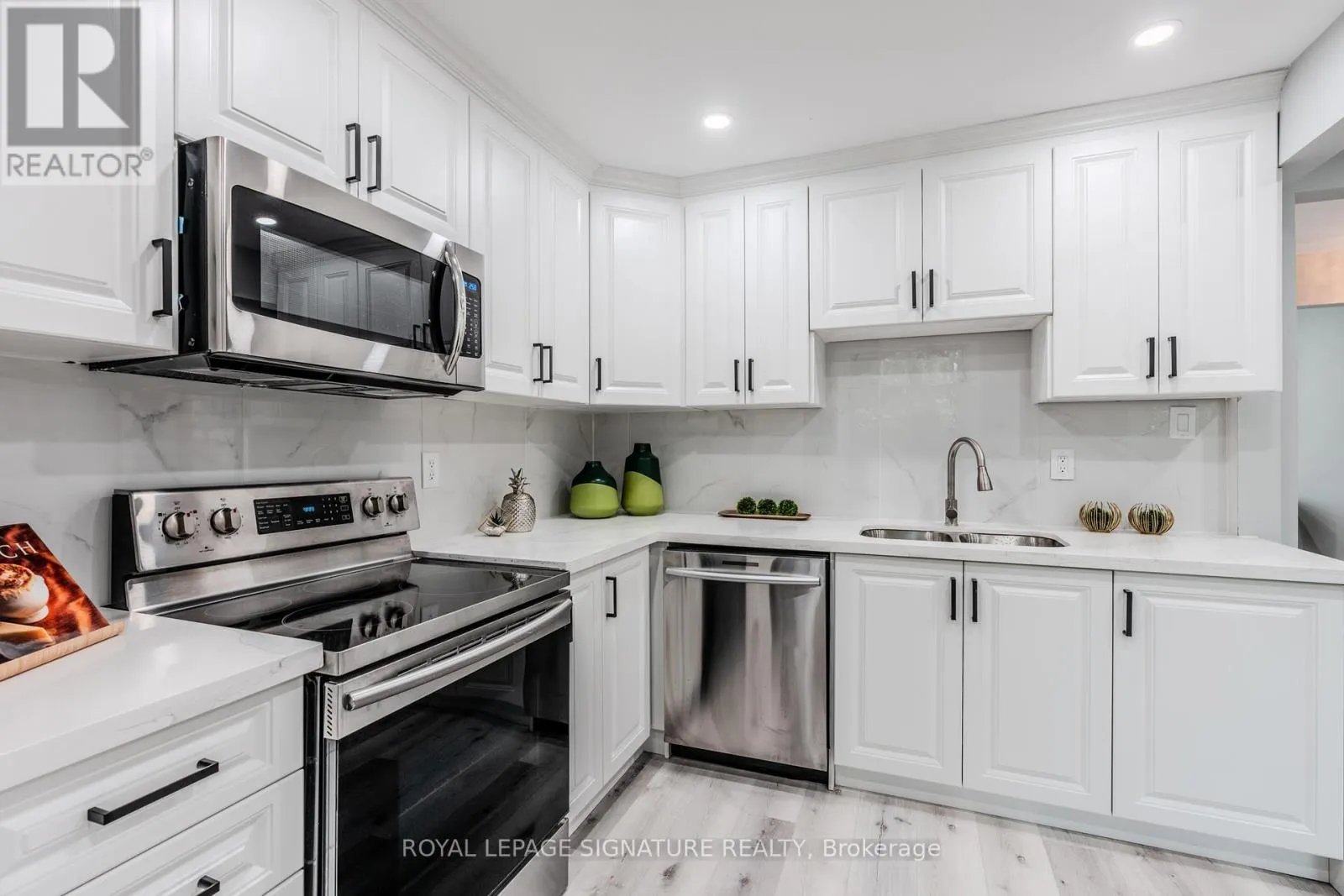 10 GRASSMERE COURT