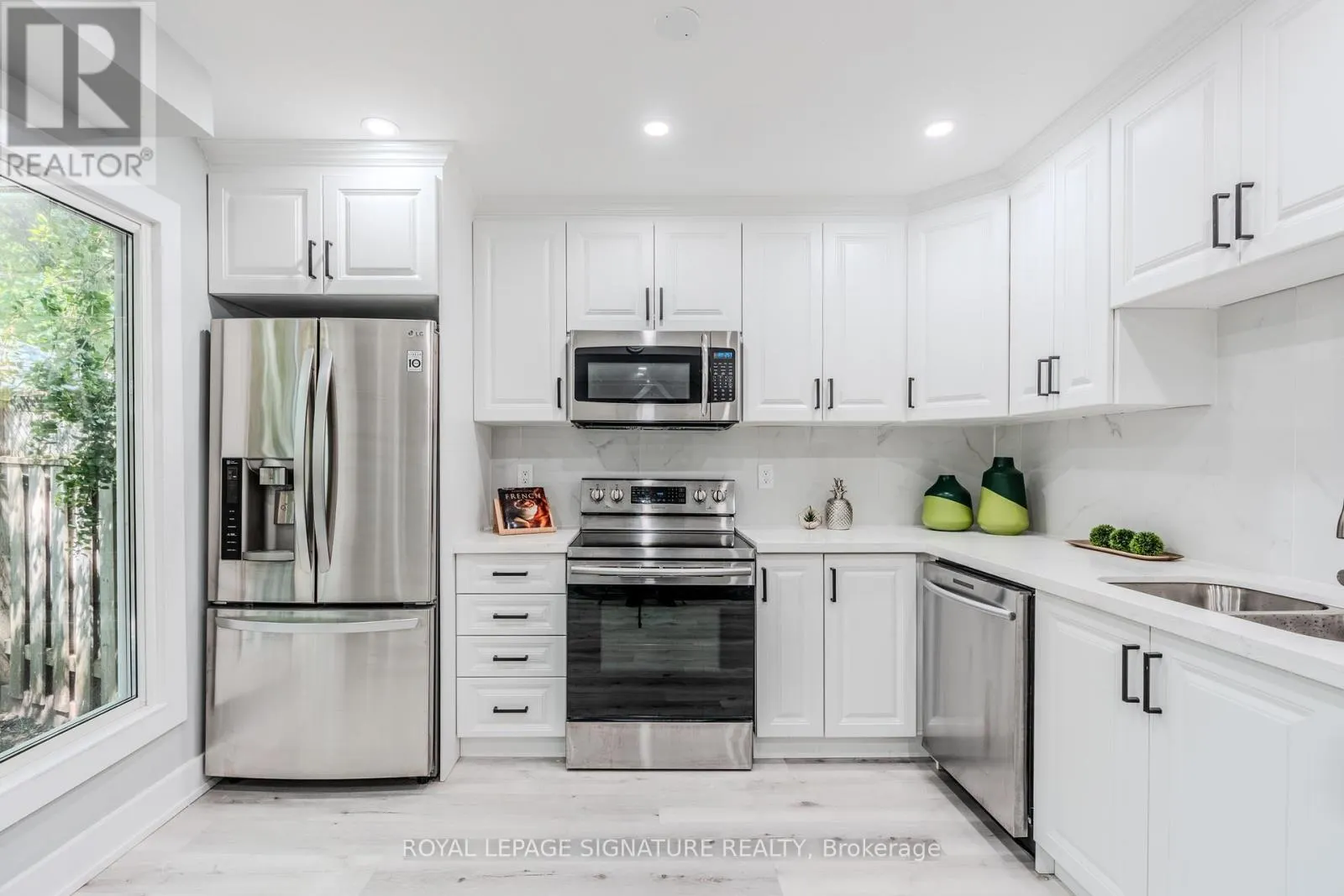10 GRASSMERE COURT