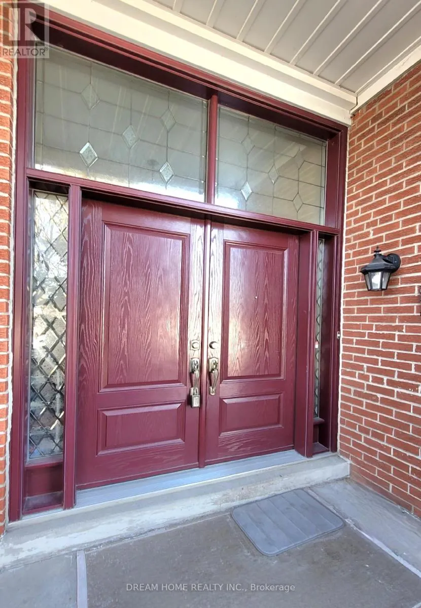 MAIN - 61 CHARTLAND BOULEVARD S