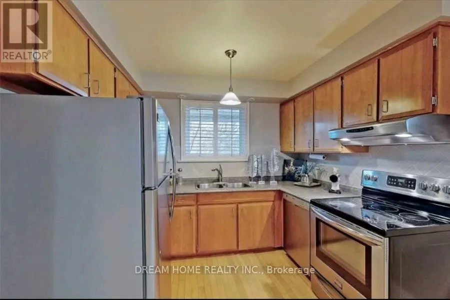 MAIN - 61 CHARTLAND BOULEVARD S