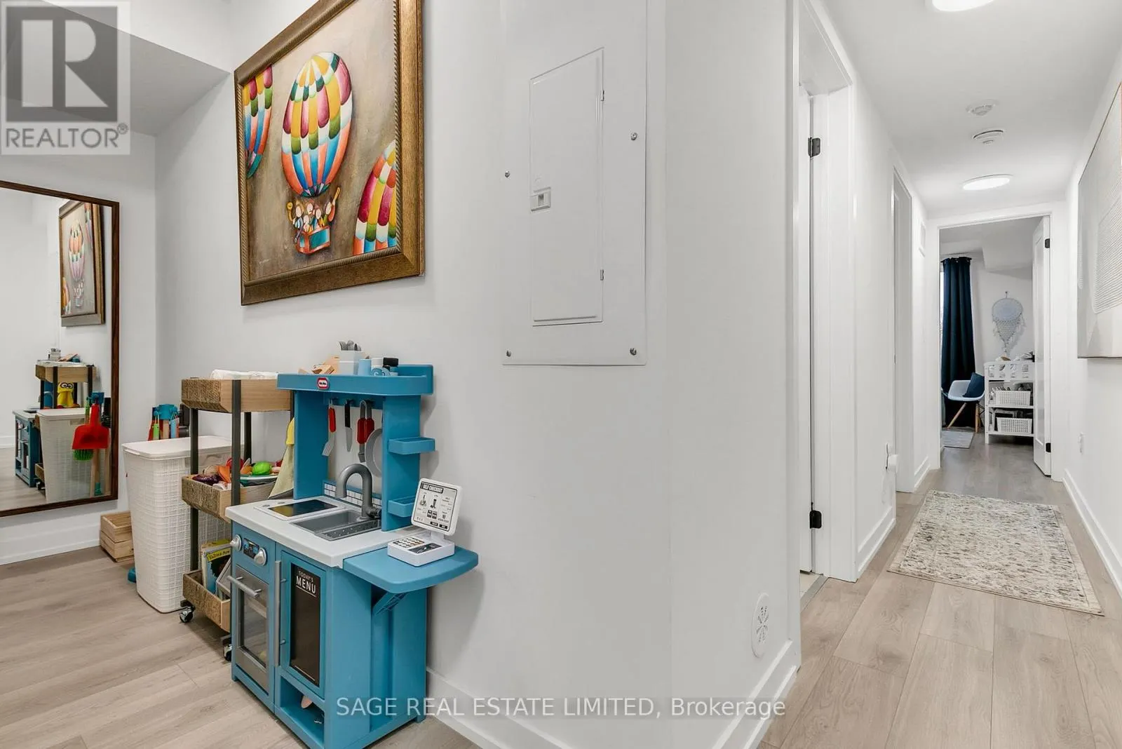 103 - 3686 ST CLAIR AVENUE E