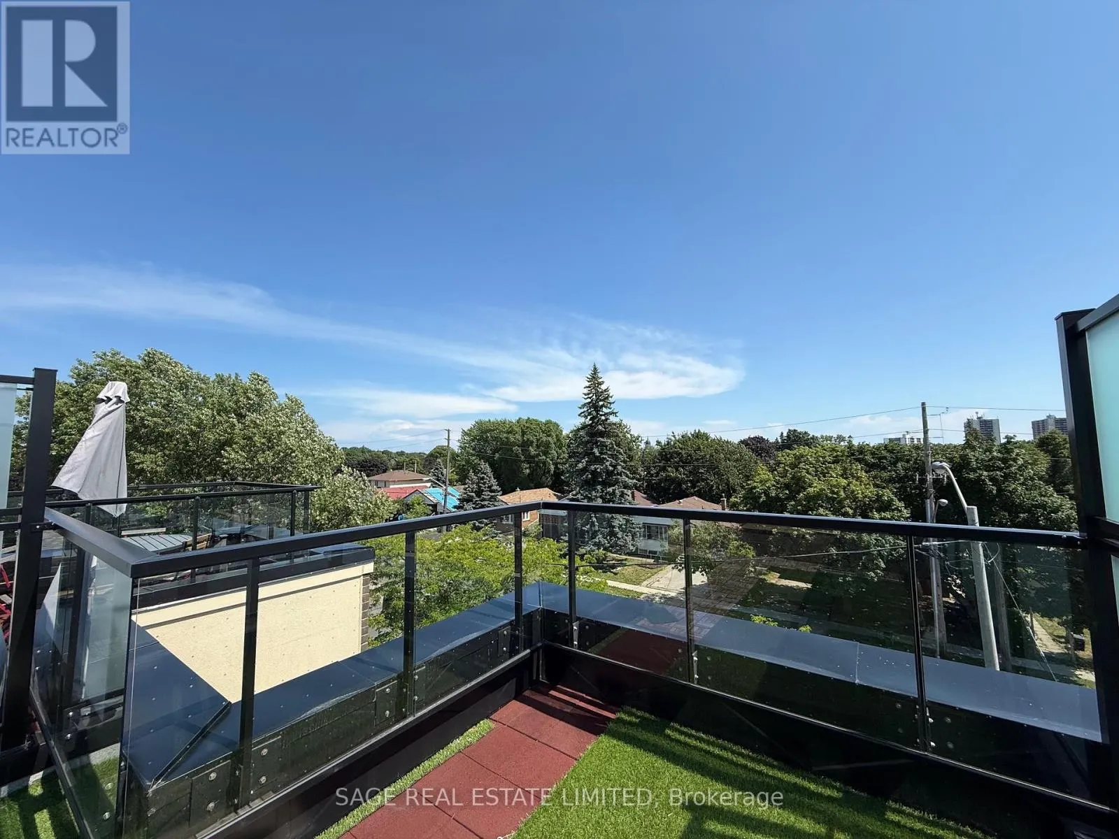 103 - 3686 ST CLAIR AVENUE E