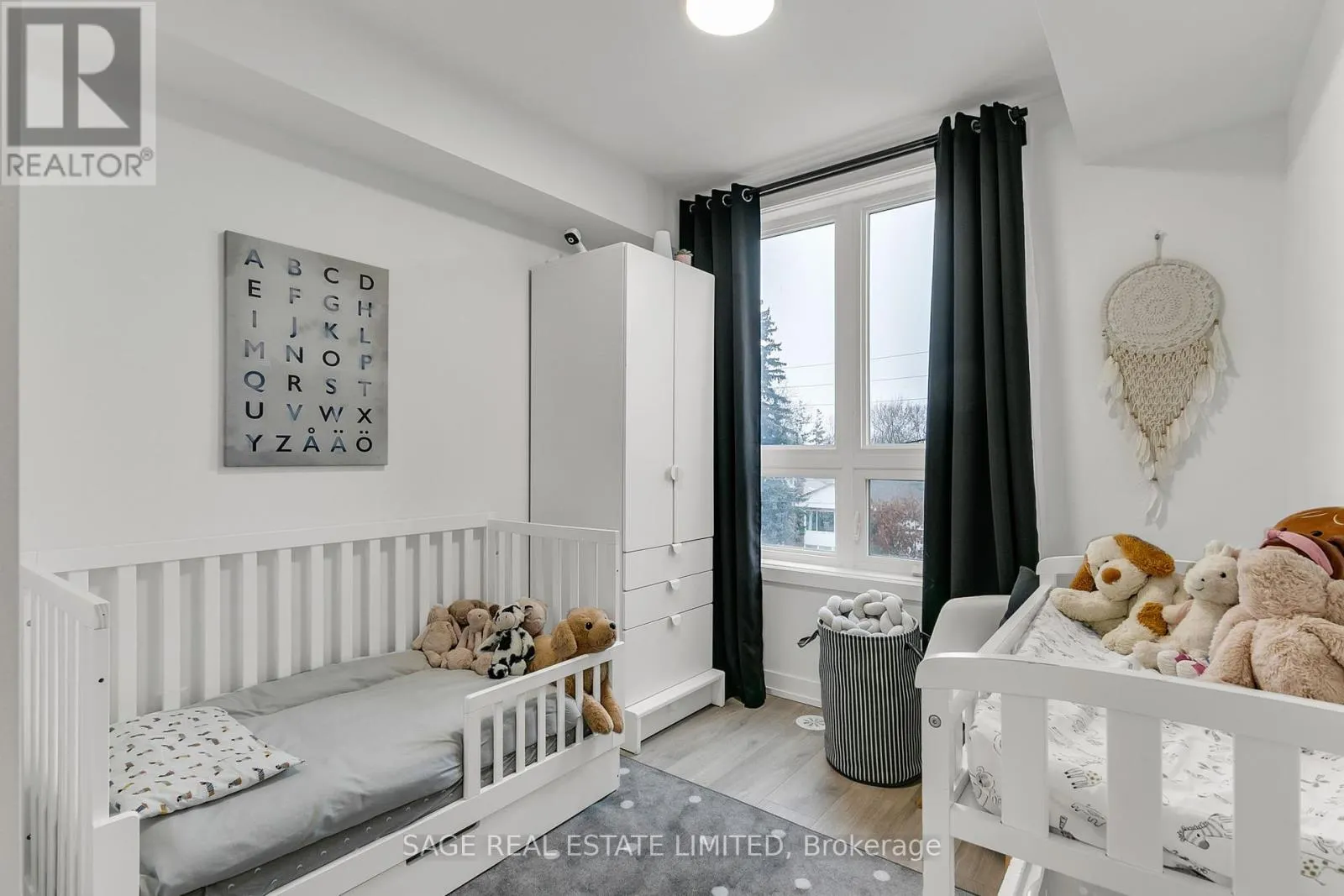 103 - 3686 ST CLAIR AVENUE E