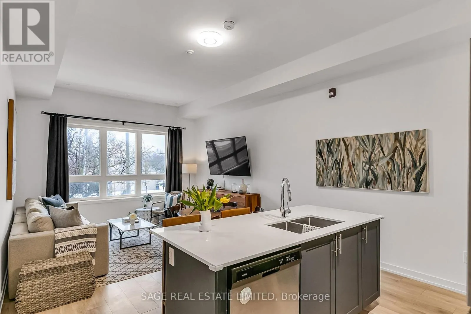 103 - 3686 ST CLAIR AVENUE E
