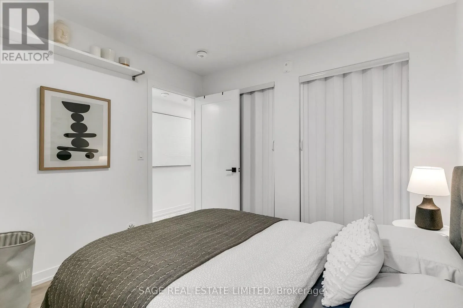 103 - 3686 ST CLAIR AVENUE E