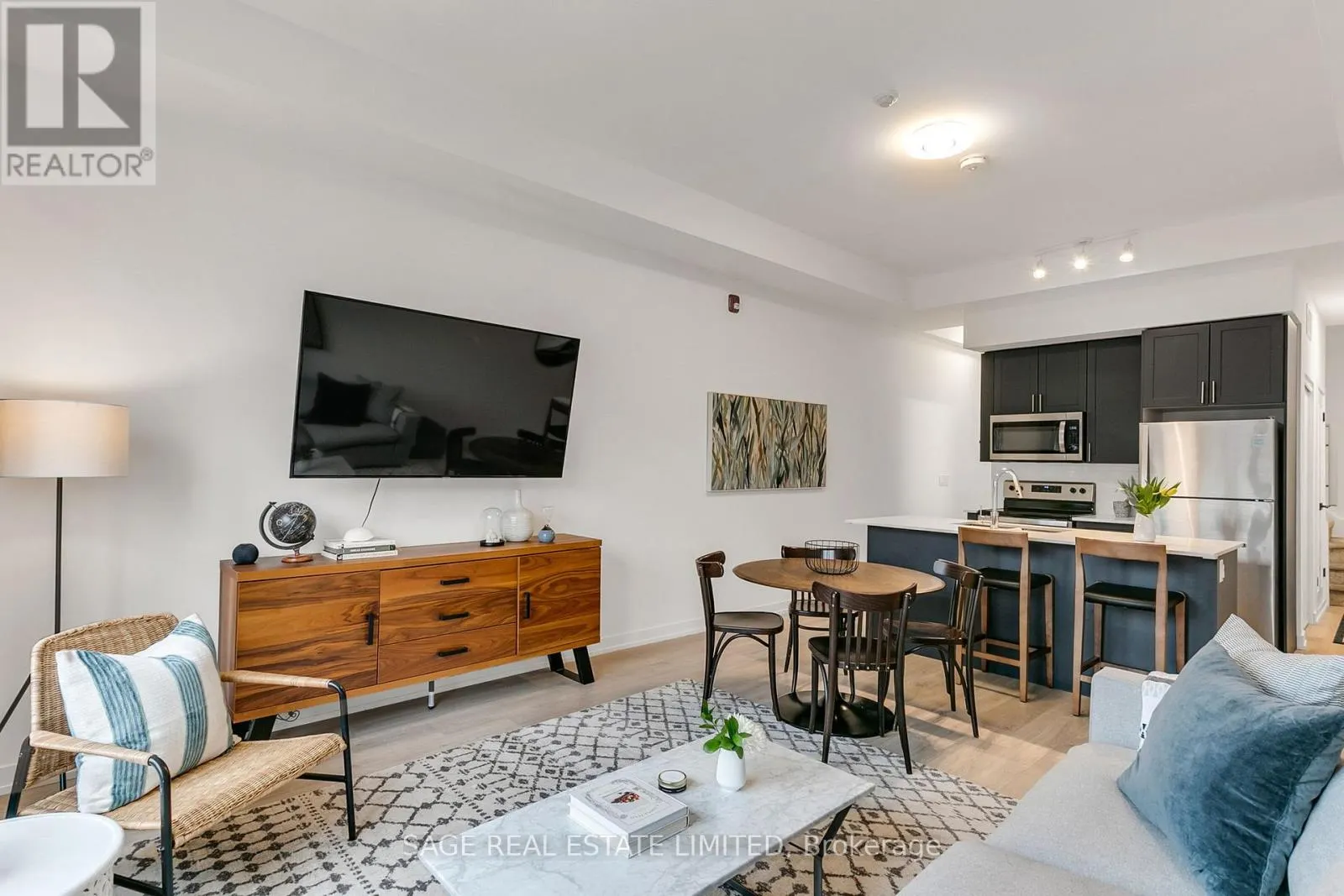 103 - 3686 ST CLAIR AVENUE E