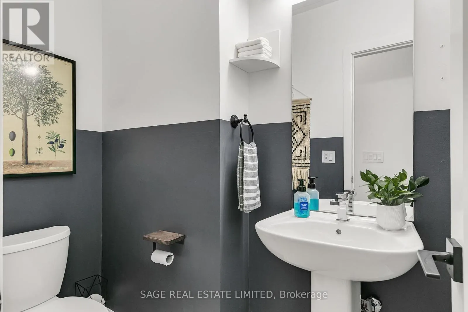 103 - 3686 ST CLAIR AVENUE E