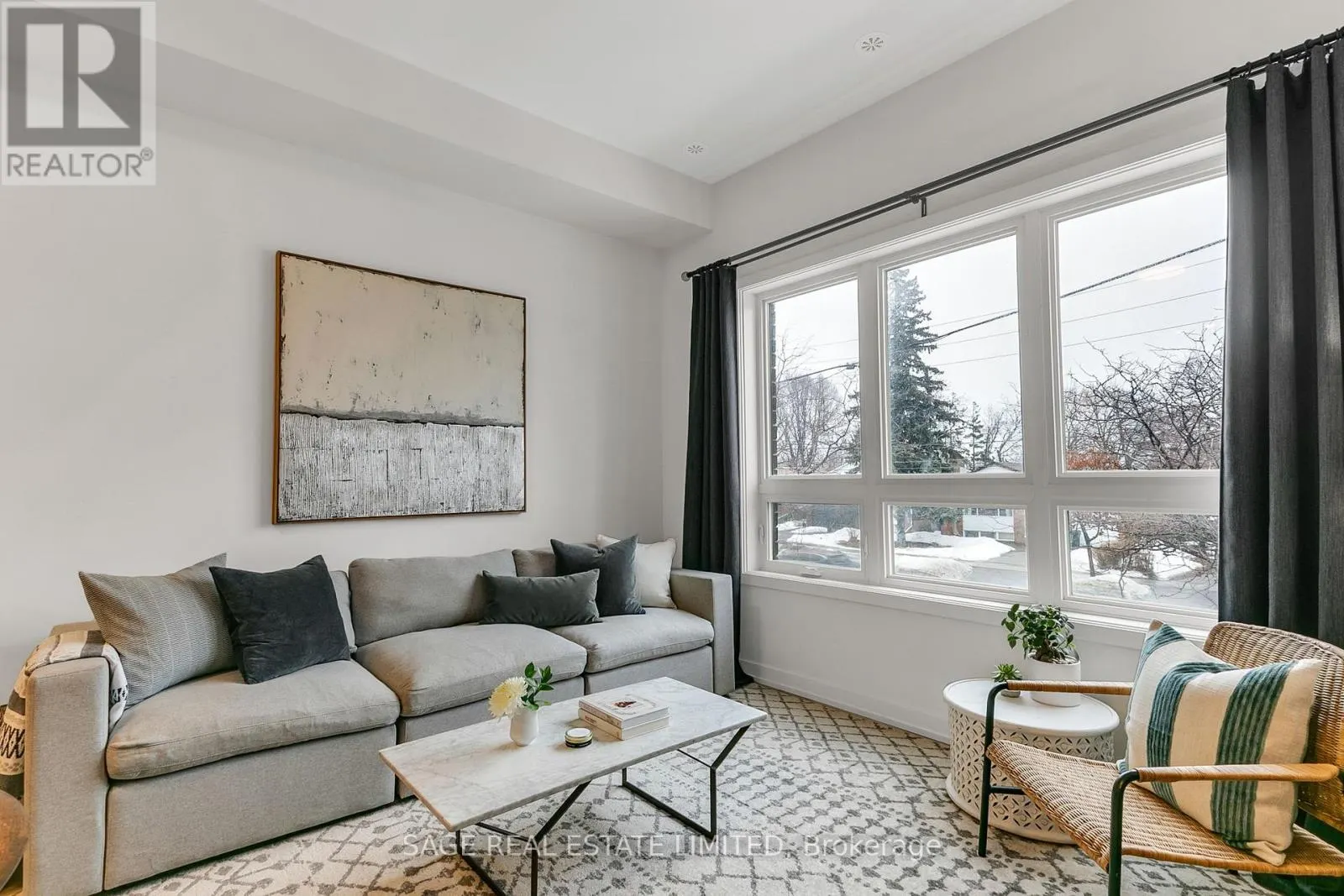 103 - 3686 ST CLAIR AVENUE E