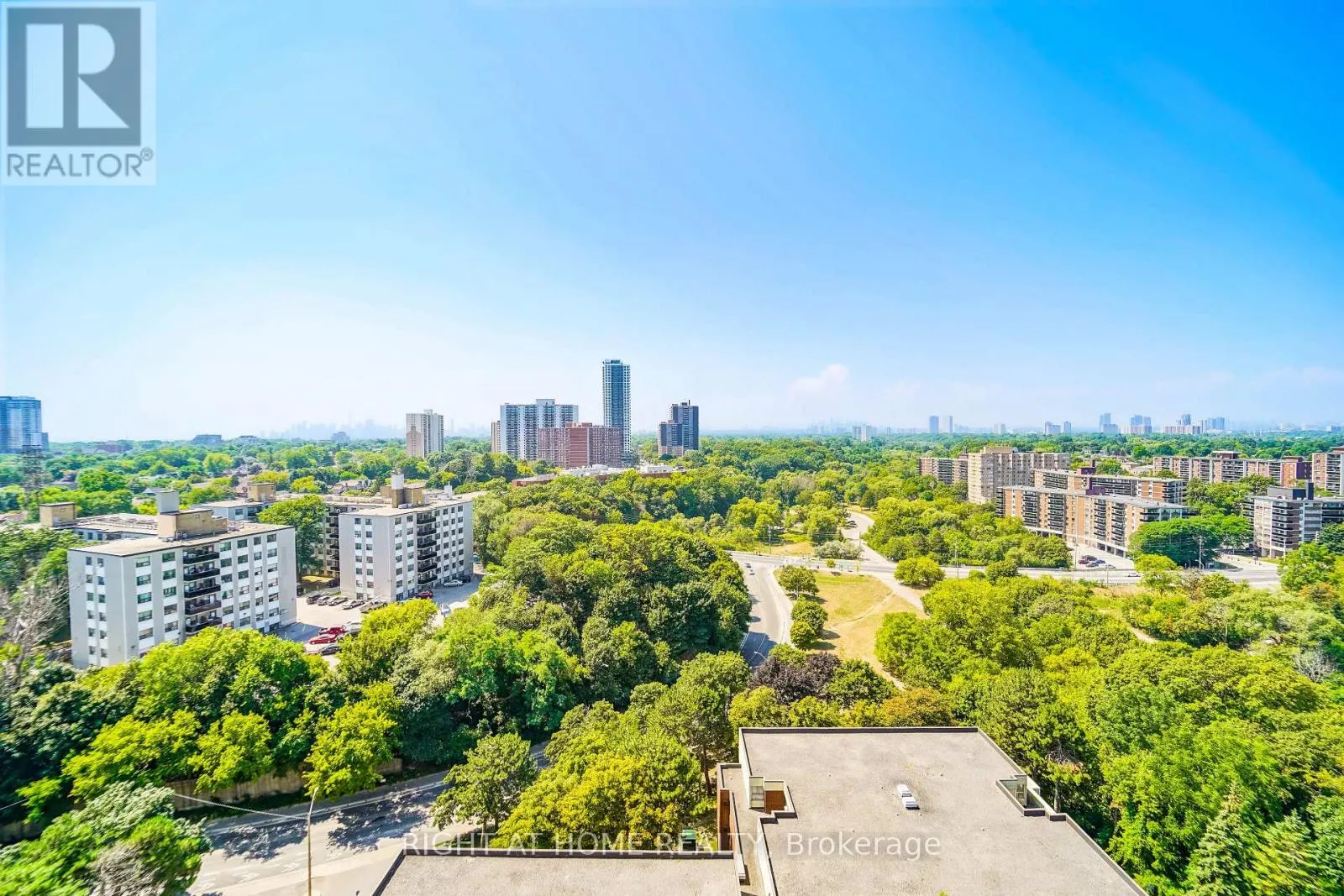 1611 - 1 MASSEY SQUARE