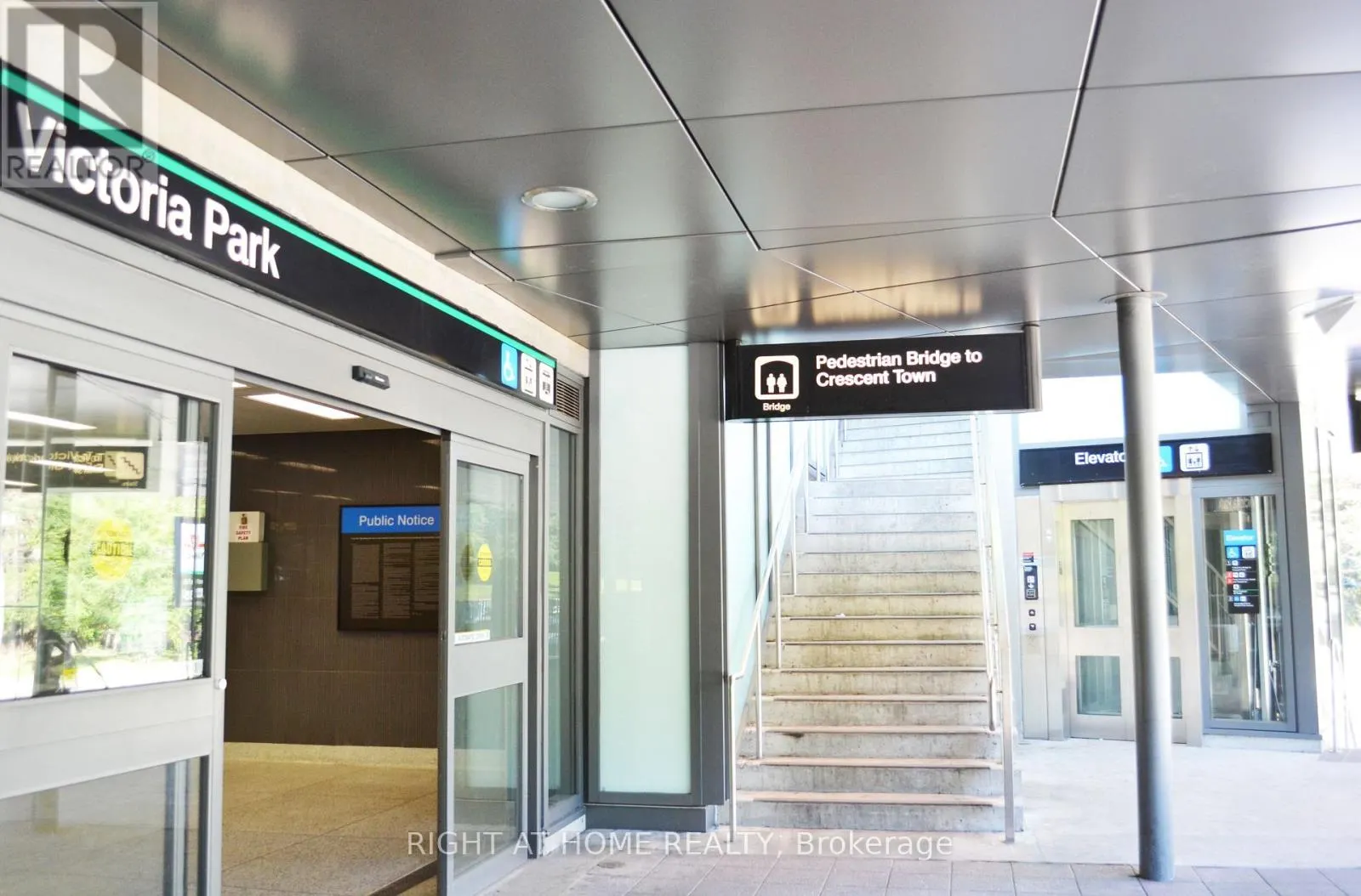 1611 - 1 MASSEY SQUARE