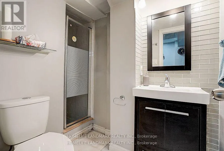 15 SAINTSBURY SQUARE